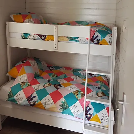 Near Coast, Cleaning Included Semesterbostad Tuitjenhorn